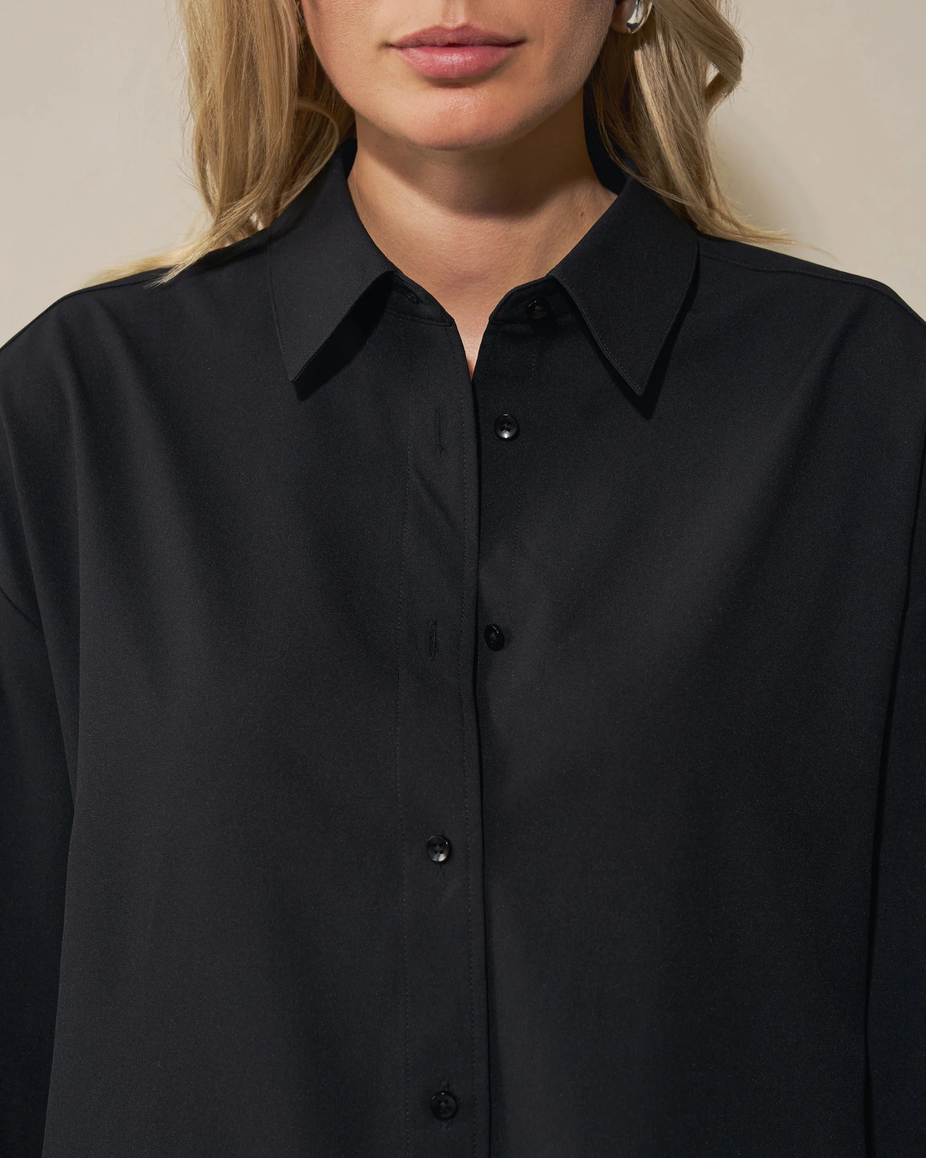 Gen 1: Loose fit Blouse - Black - Image 3
