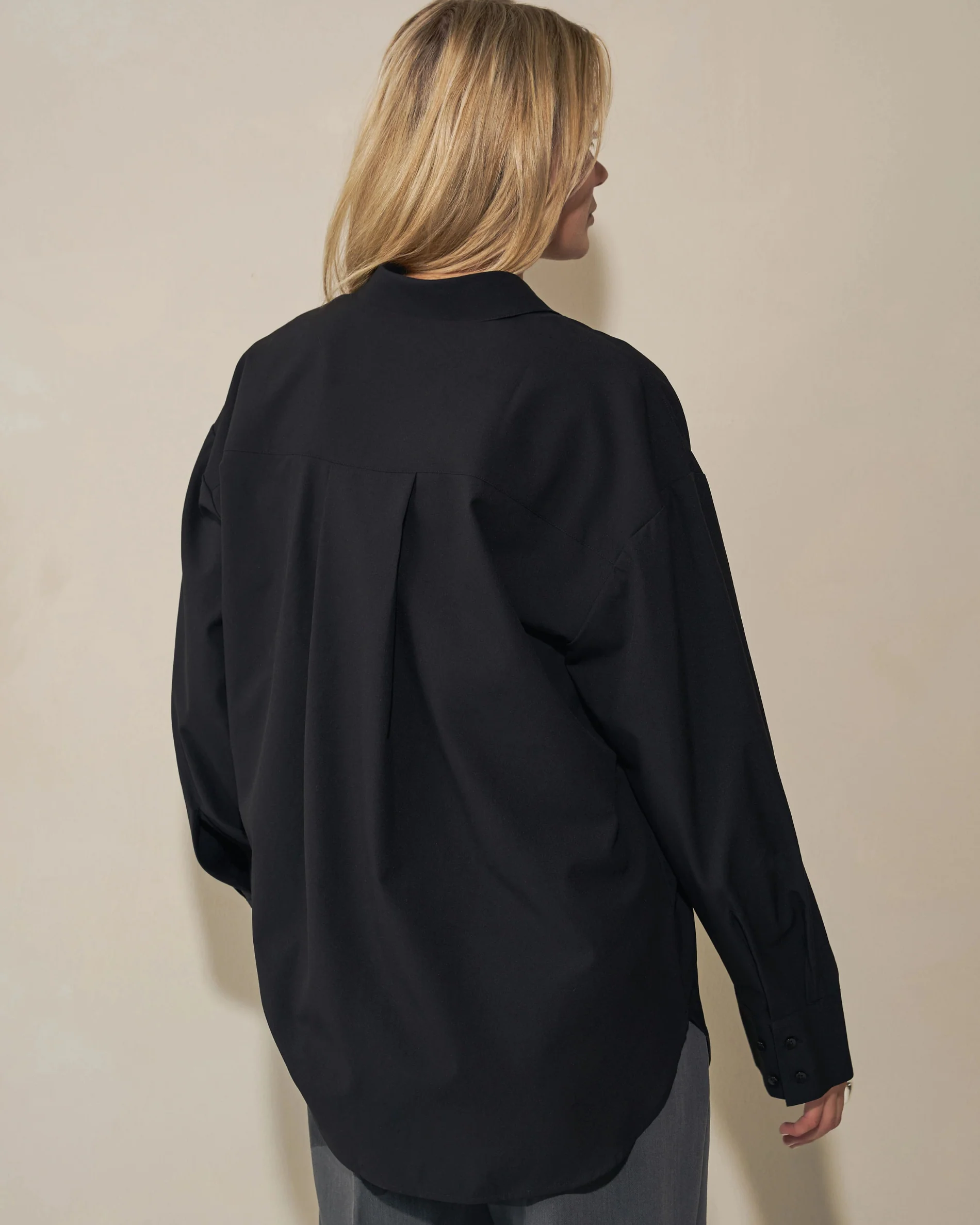Gen 1: Loose fit Blouse - Black - Image 4